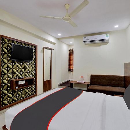 Hotel O Neelkamal Ahmedabad Buitenkant foto