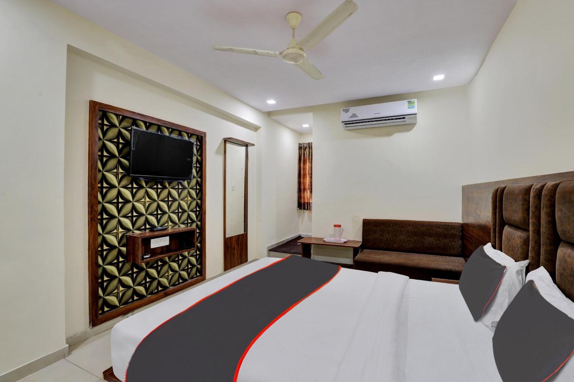 Hotel O Neelkamal Ahmedabad Buitenkant foto