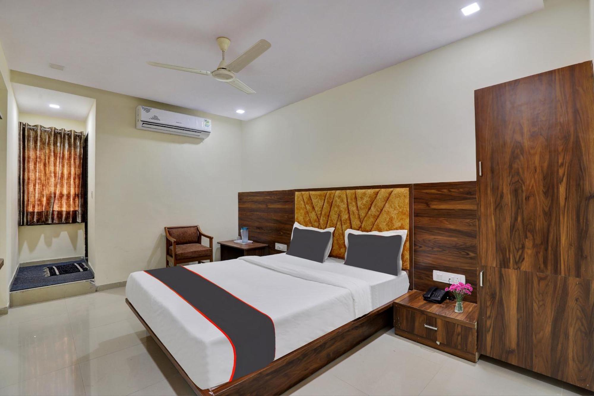 Hotel O Neelkamal Ahmedabad Buitenkant foto