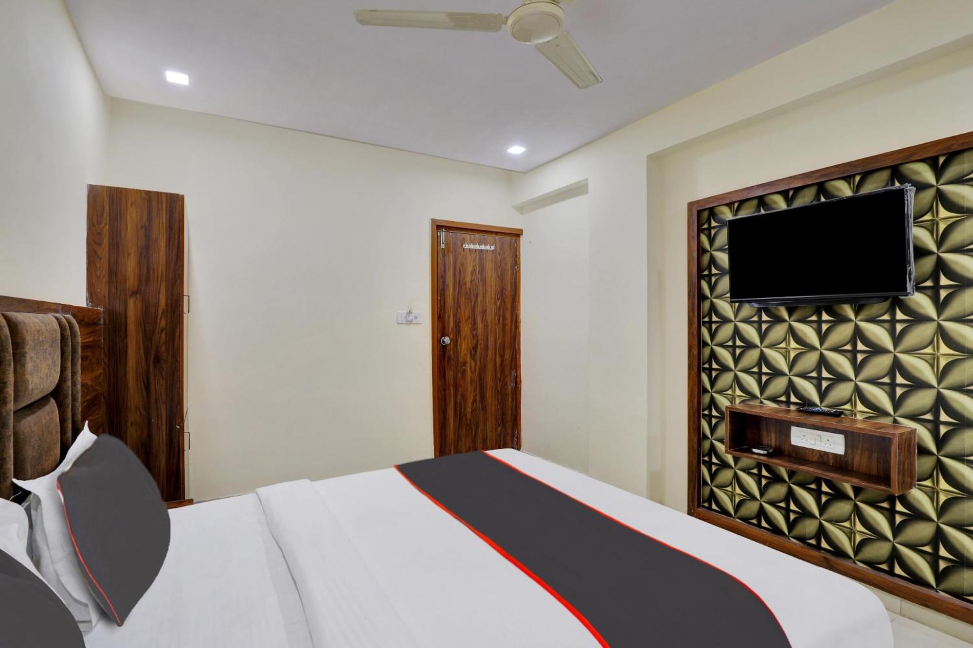 Hotel O Neelkamal Ahmedabad Buitenkant foto