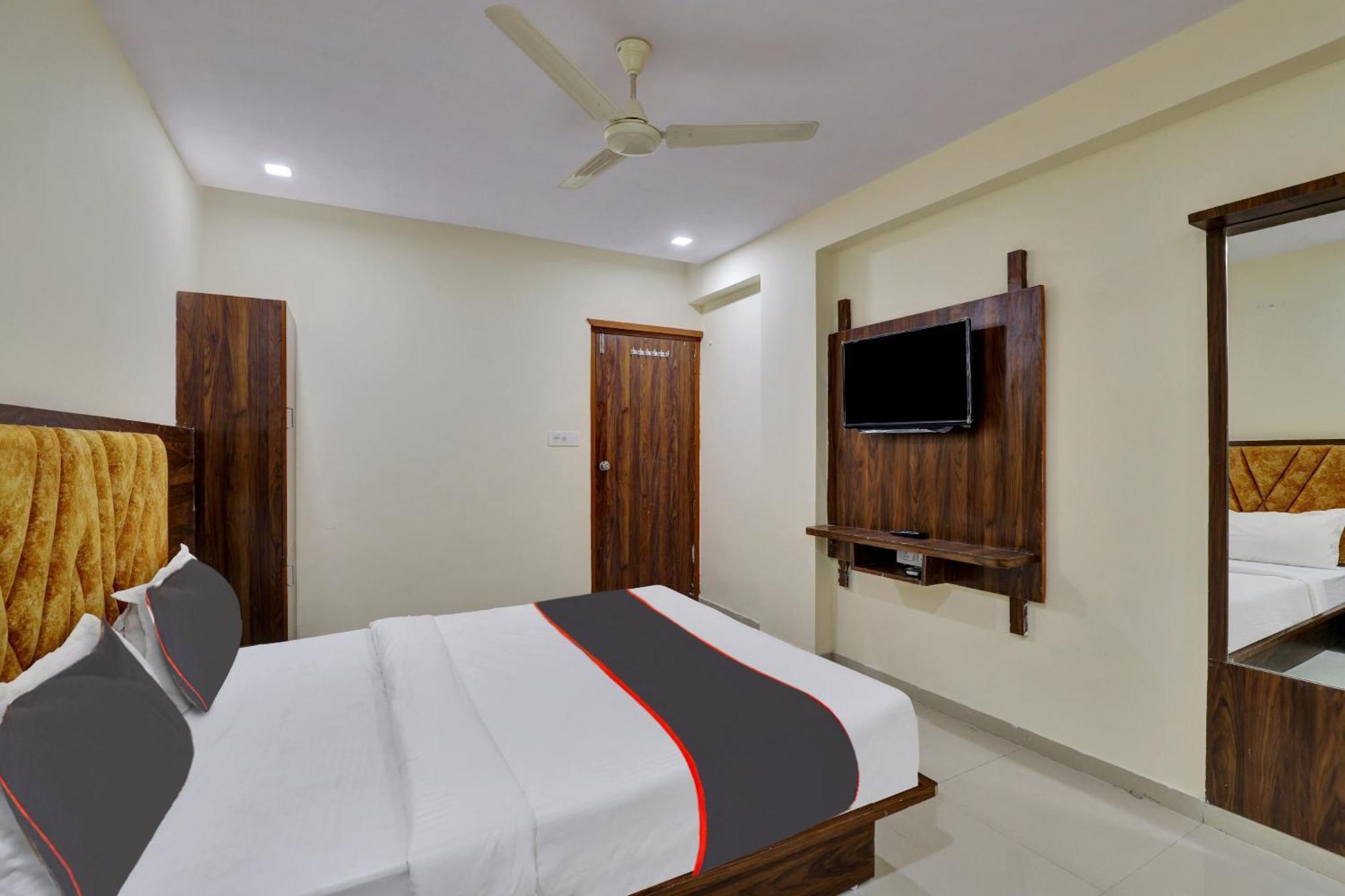 Hotel O Neelkamal Ahmedabad Buitenkant foto